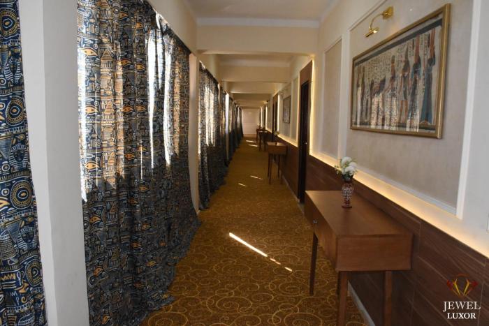 luxor hotel armed forces