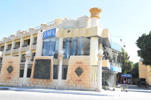 luxor hotel armed forces