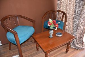 luxor hotel armed forces