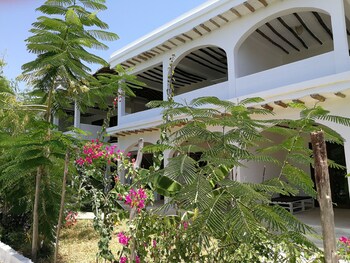 breeze residence aparthotel