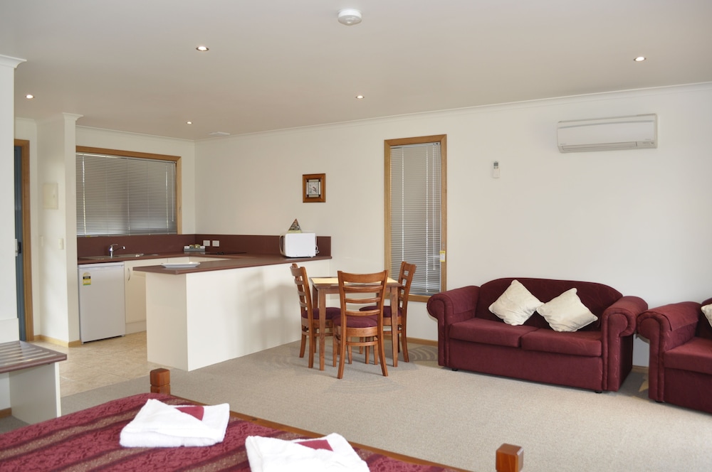 marsden court apartments