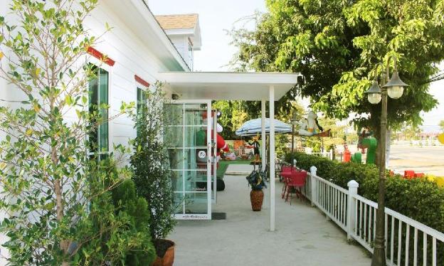 tomangoh vintage resort