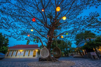 tomangoh vintage resort