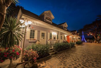 tomangoh vintage resort