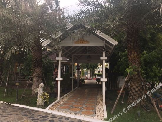 tomangoh vintage resort