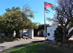 Be My Guest Lodge,51 Porterfield Rd,3.5 star