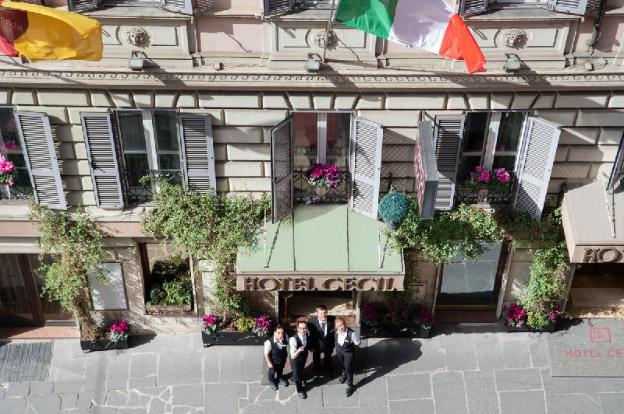 hotel cecil