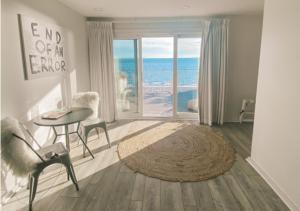 The Surfside Hotel,Bridgeport>>Black Rock Gardens Historic,2 star