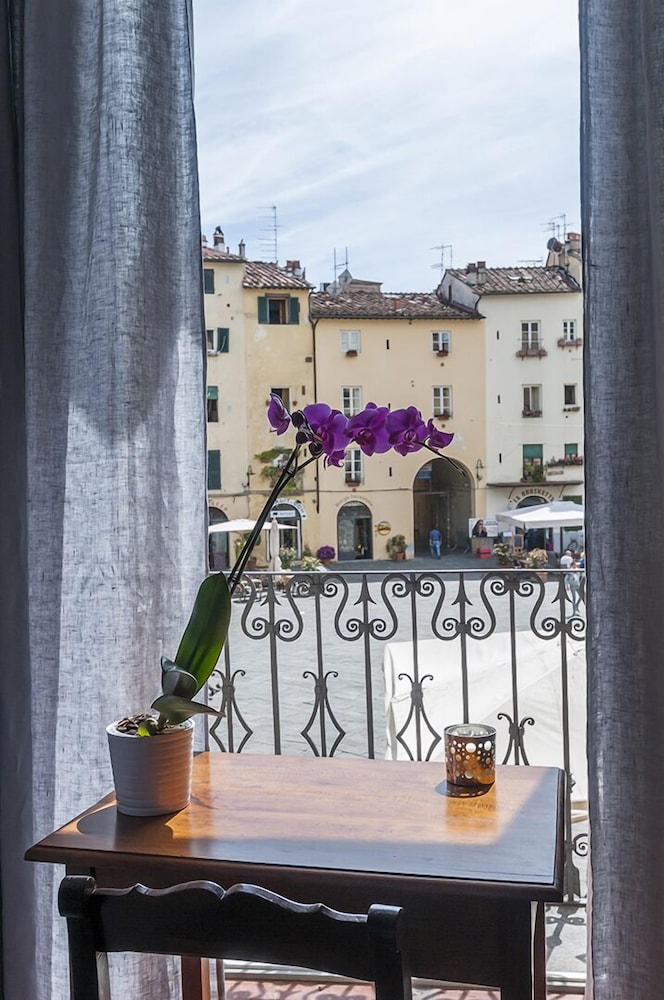 lucca
