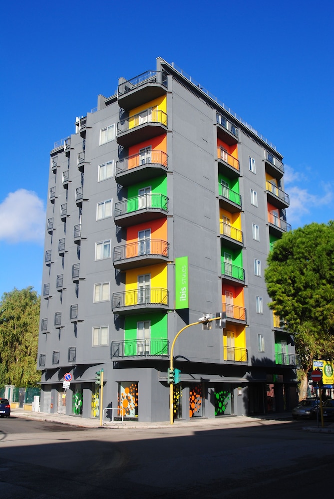 ibis styles brindisi