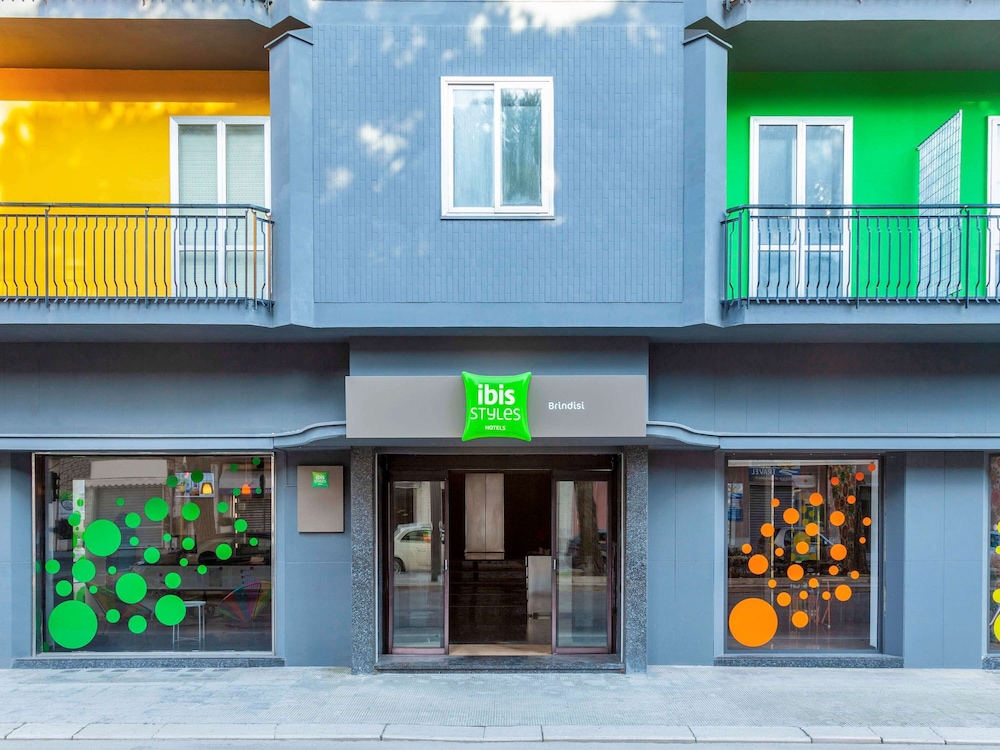 ibis styles brindisi