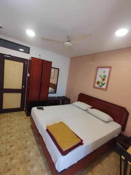 hotel raaj bhaavan nungambakkam