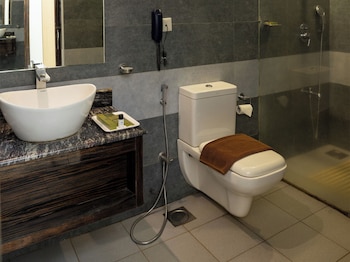 casa rio resort athirapilly