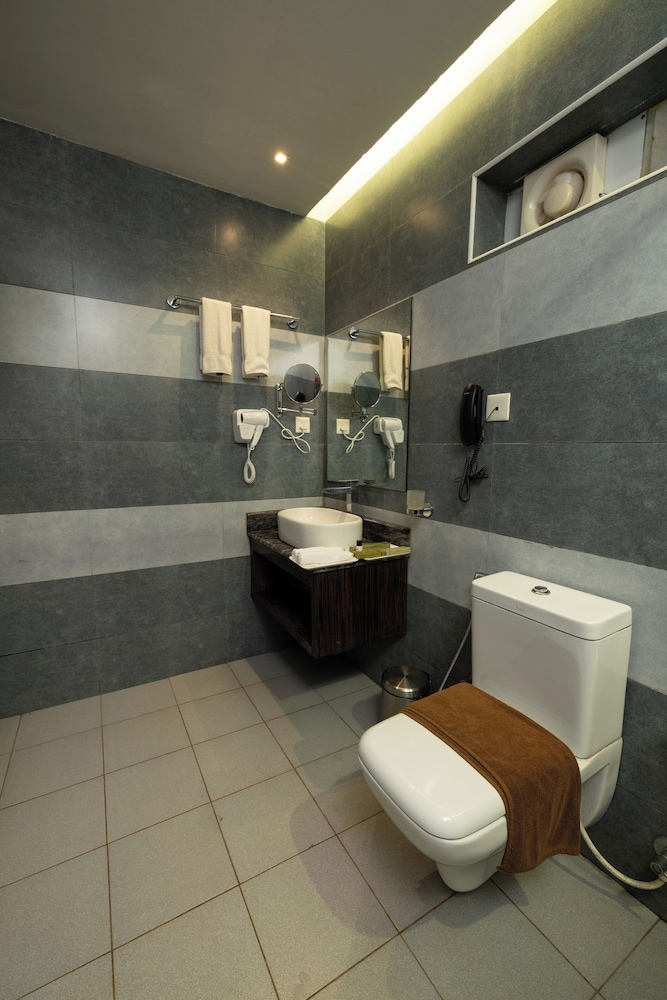 casa rio resort athirapilly