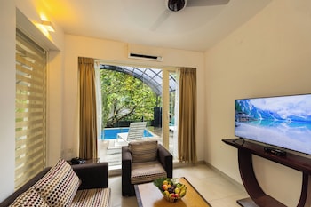 casa rio resort athirapilly