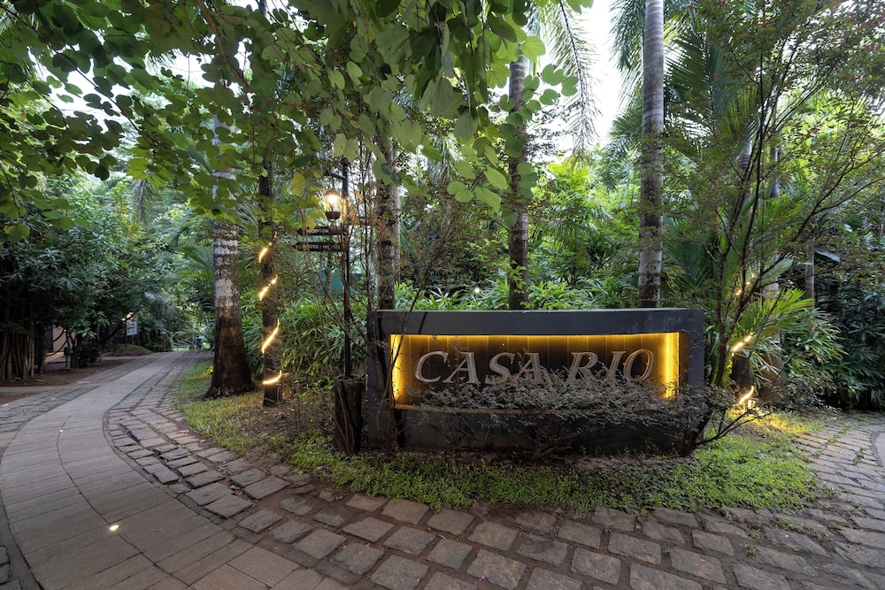 casa rio resort athirapilly