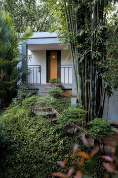 casa rio resort athirapilly