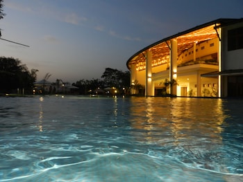 gulmohar greens golf and country club