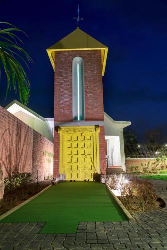 gulmohar greens golf and country club