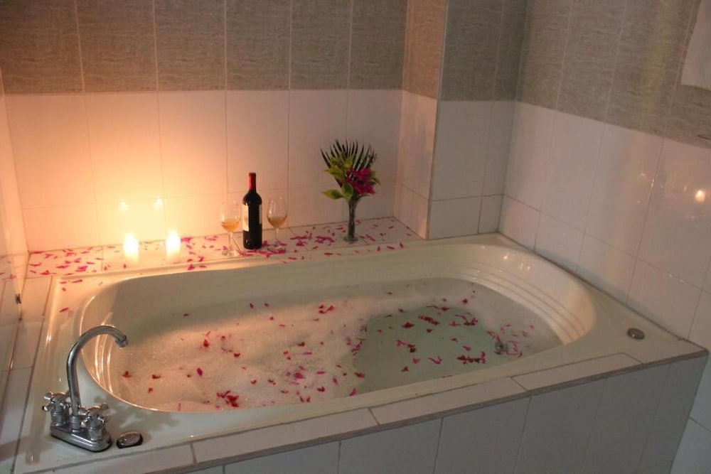 hotel avenida 3 real