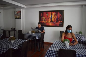 hotel avenida 3 real