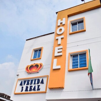 hotel avenida 3 real