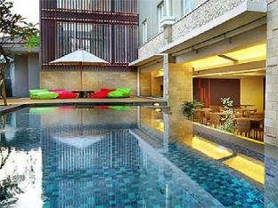 primera hotel seminyak