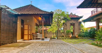 Puri Sading Hotel,Denpasar>>Bali,3 star