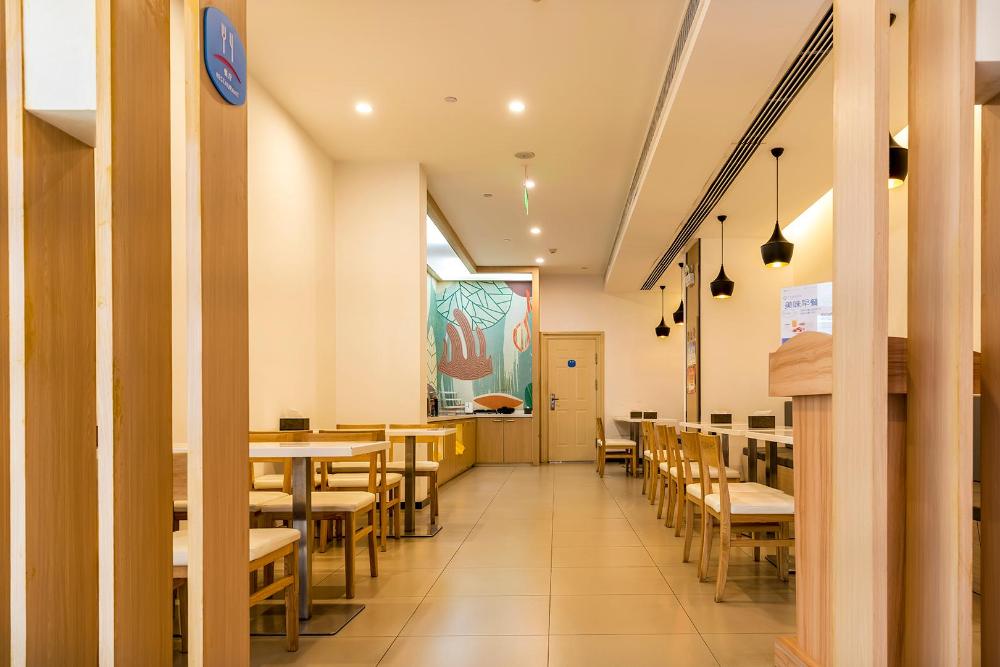 hanting hotel luan red street pedestrian street