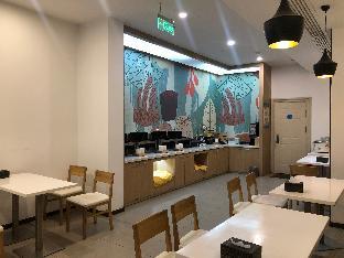 hanting hotel luan red street pedestrian street