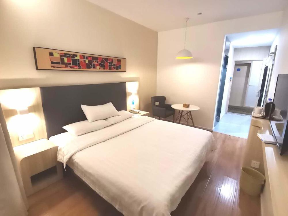 hanting hotel luan red street pedestrian street