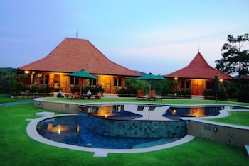 three monkeys villas