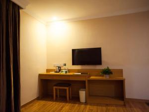 greentree alliance zhejiang huzhou changxing zhebei business square hotel