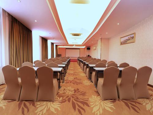 vienna hotel shenzhen gongming bus station