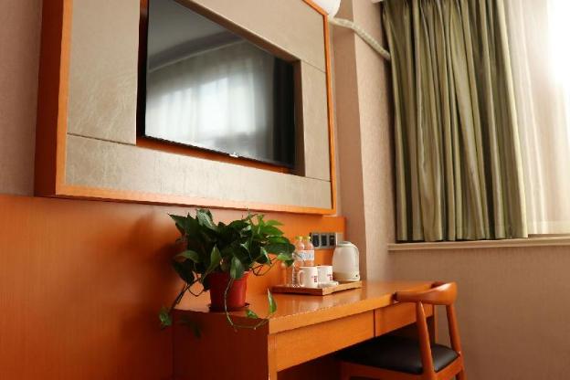 shell rizhao donggang district bus station hotel