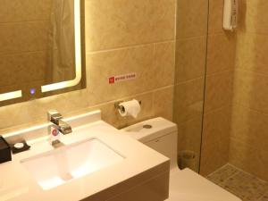 shell rizhao donggang district bus station hotel