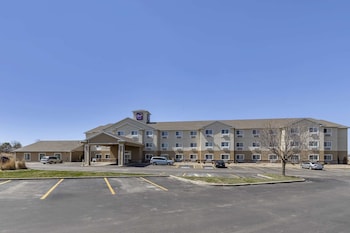 sleep inn and suites pleasant hill des moines