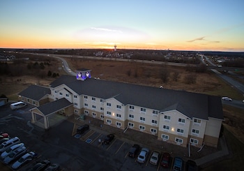 sleep inn and suites pleasant hill des moines