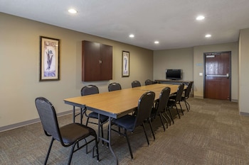 sleep inn and suites pleasant hill des moines