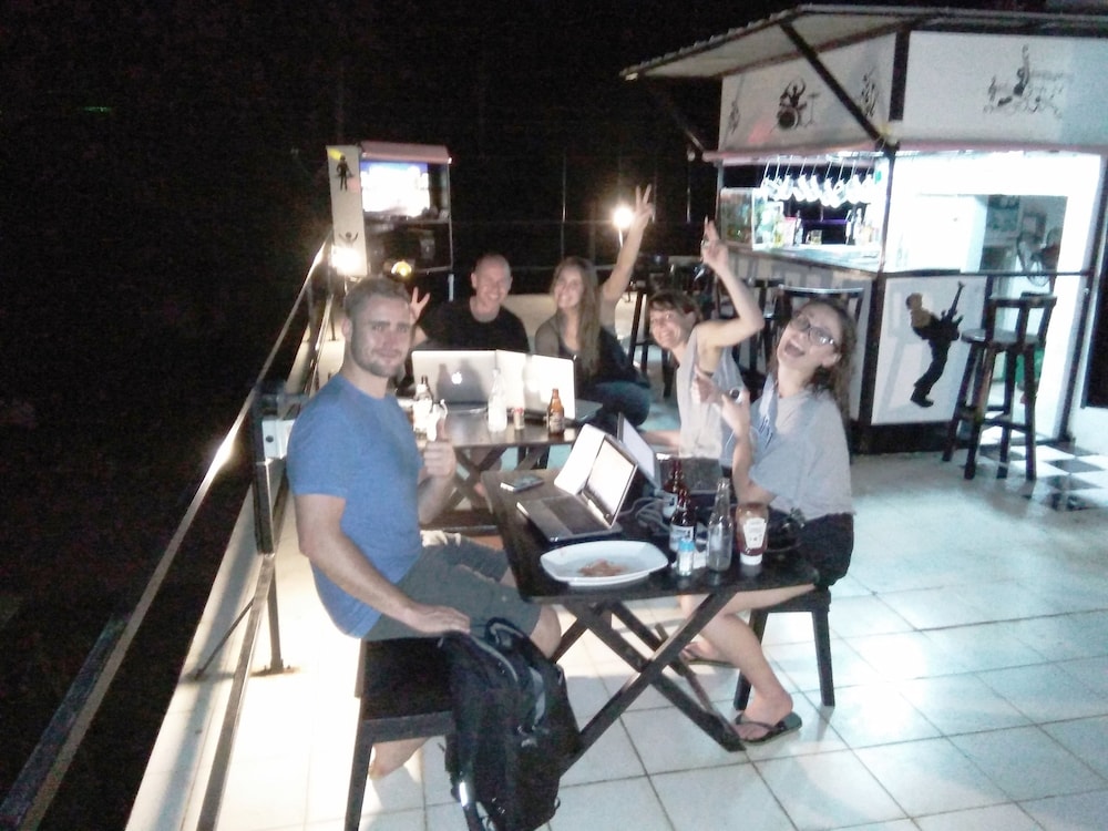western highway lodge