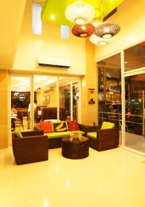 Green Banana Business Hotel,,3 star