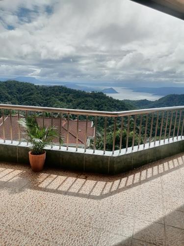 sang yoo mountain view tagaytay hotel taal lake view