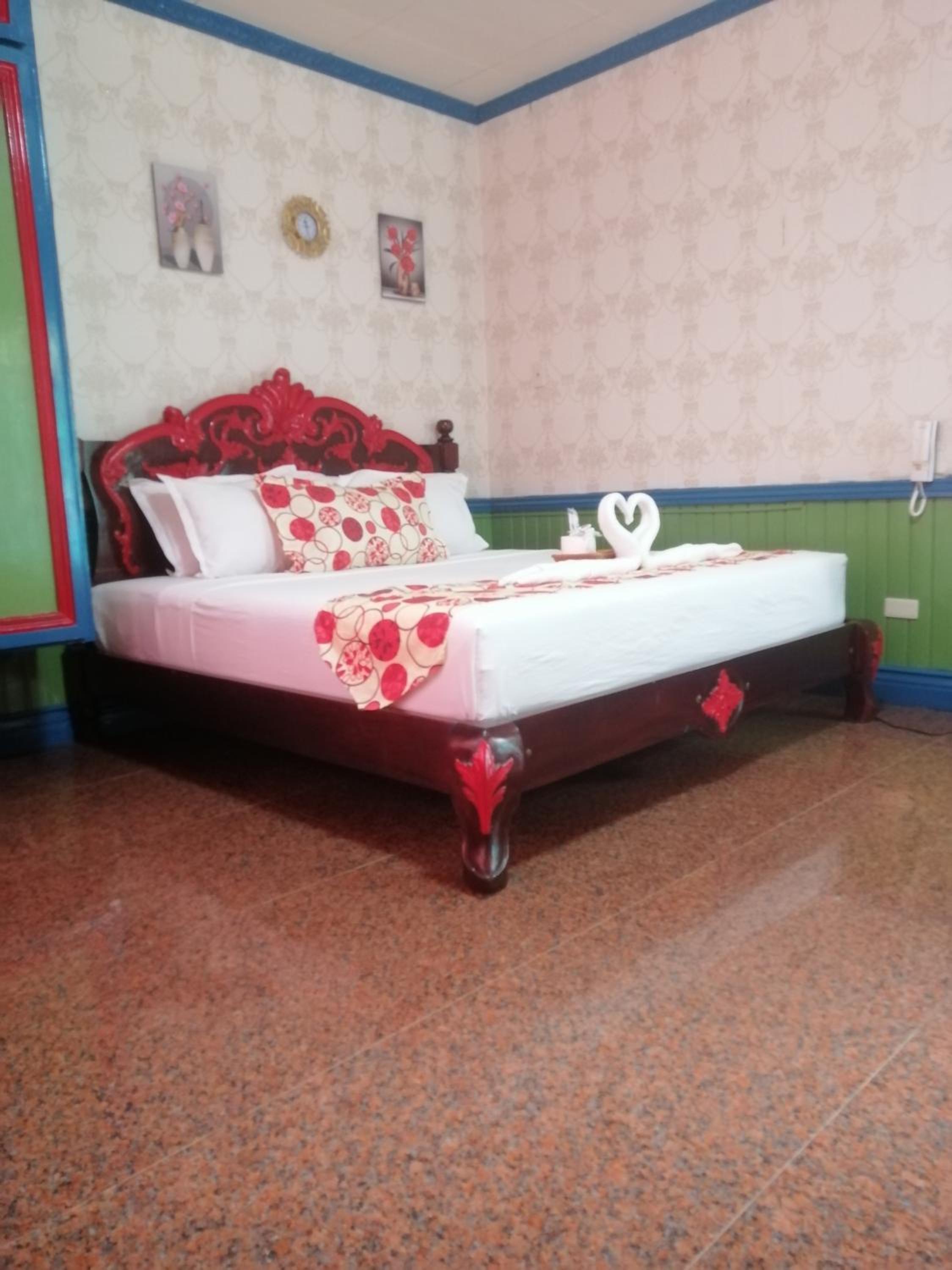 sang yoo mountain view tagaytay hotel taal lake view