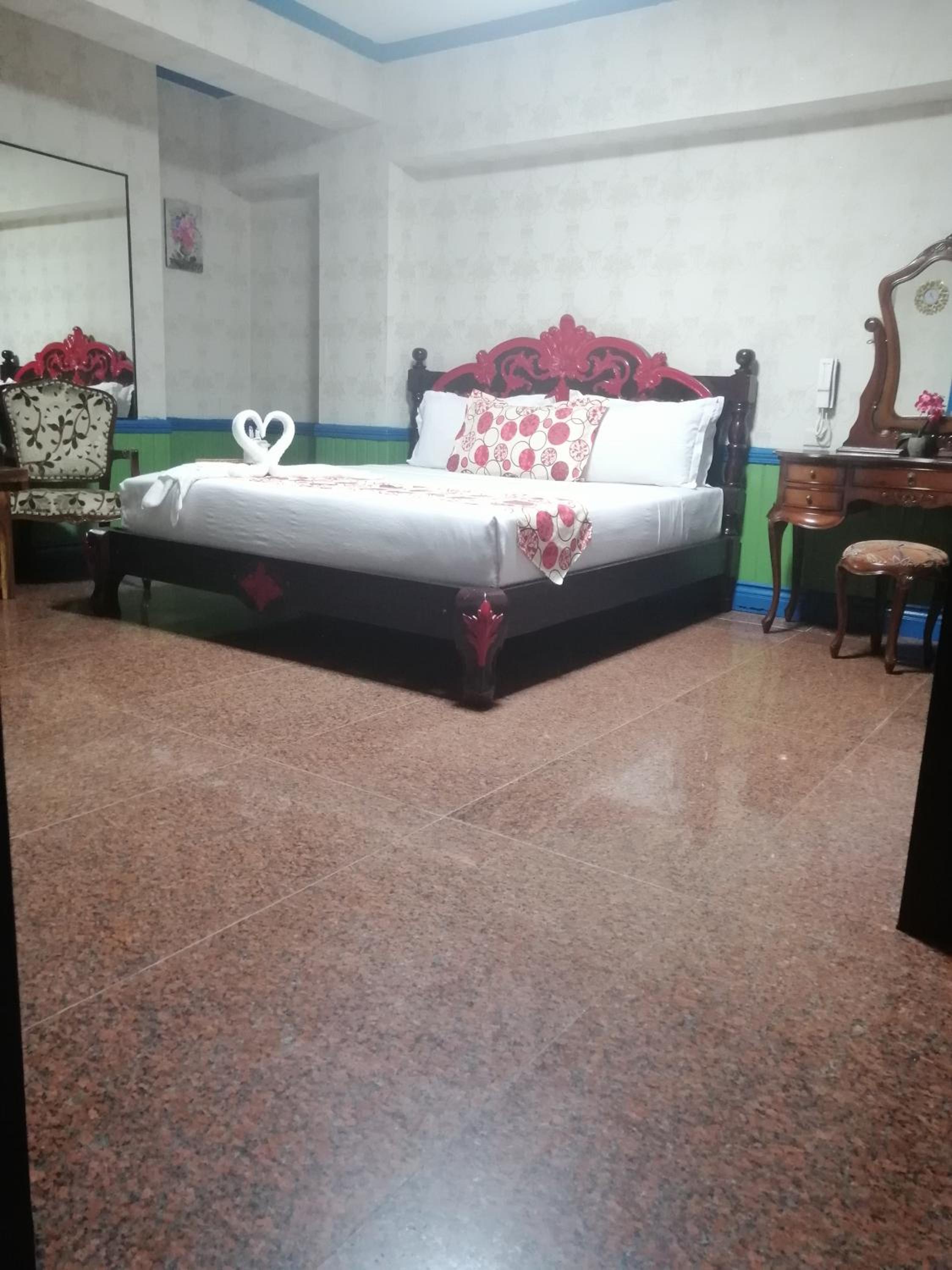 sang yoo mountain view tagaytay hotel taal lake view