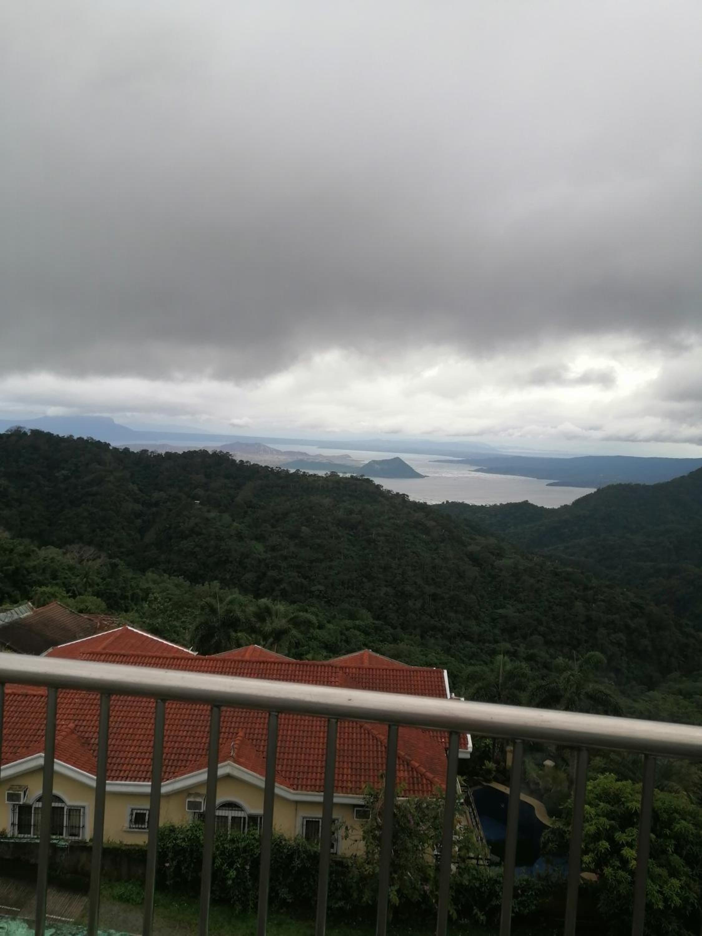 sang yoo mountain view tagaytay hotel taal lake view