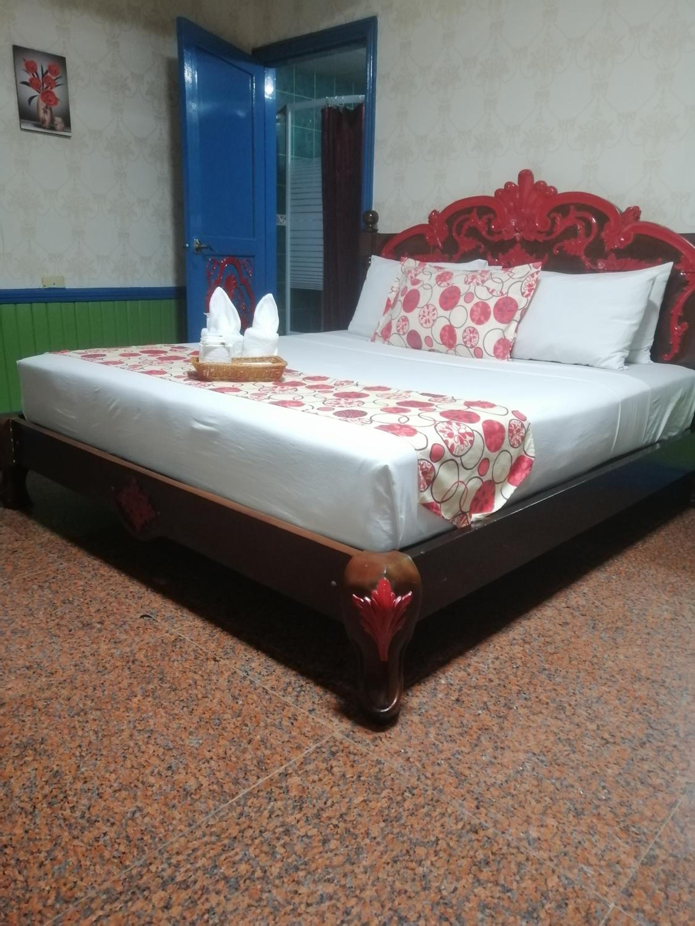 sang yoo mountain view tagaytay hotel taal lake view