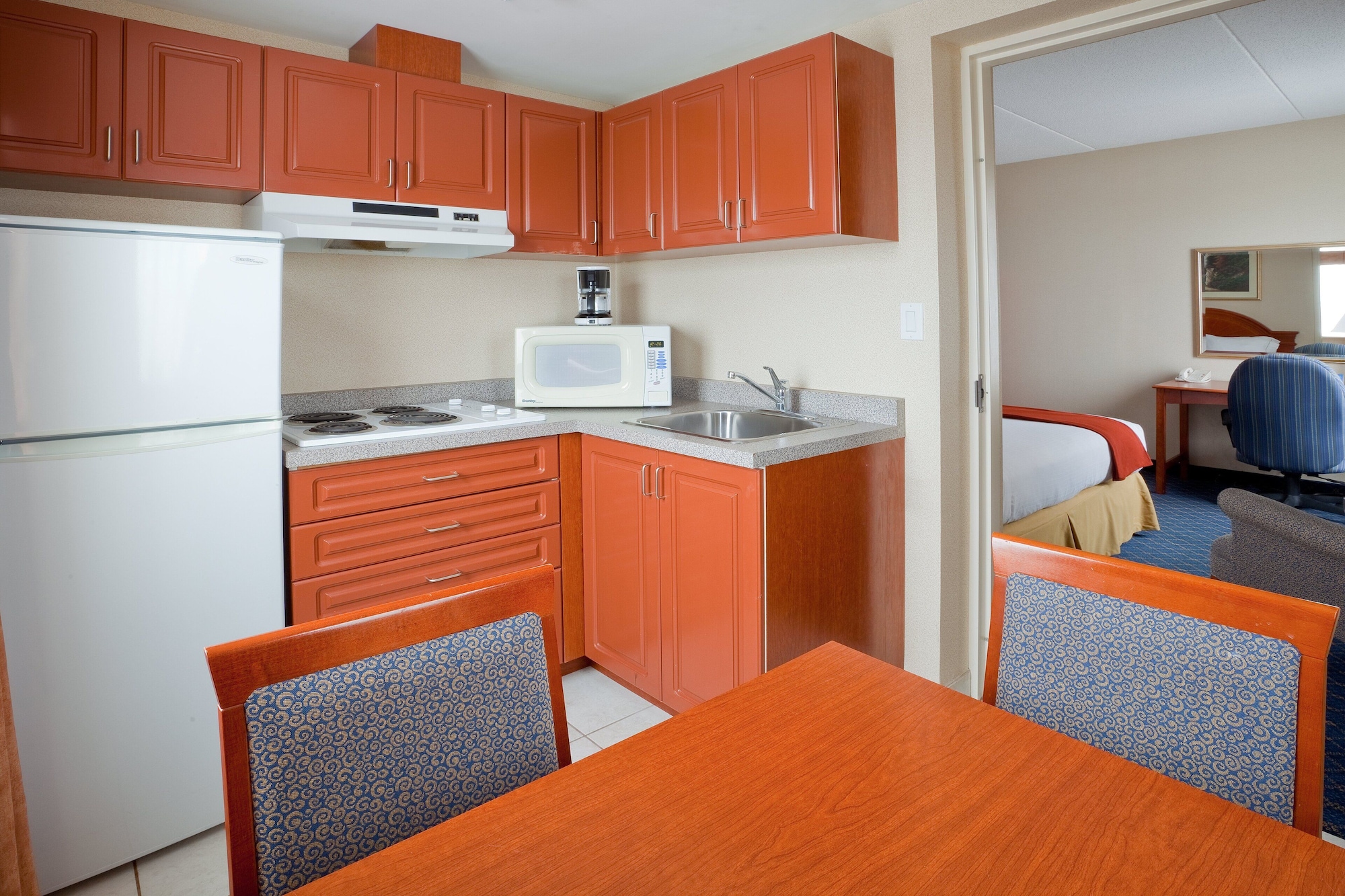holiday inn express hotel and suites barrie by ihg