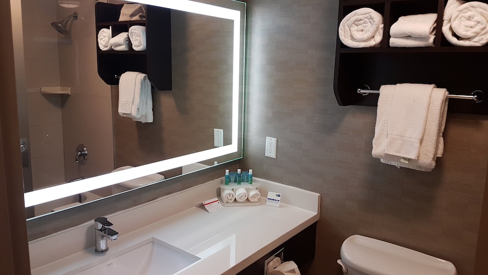 holiday inn express hotel and suites barrie by ihg