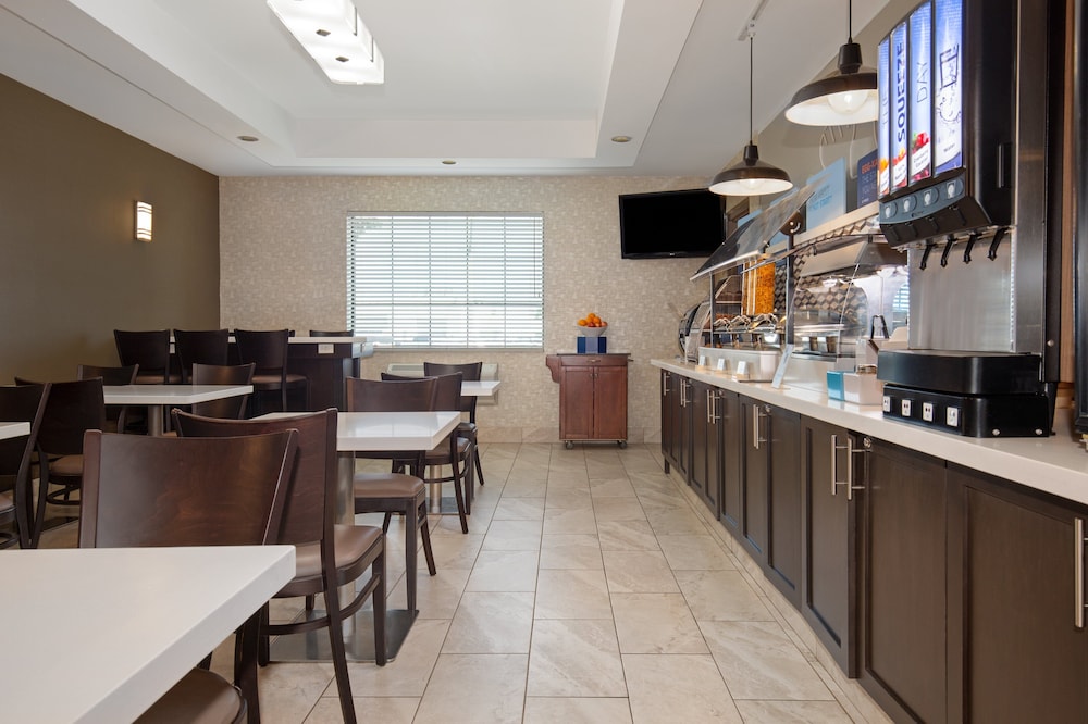 holiday inn express hotel and suites barrie by ihg