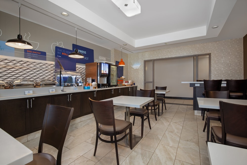 holiday inn express hotel and suites barrie by ihg